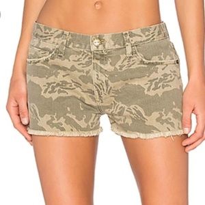 NWOT Current/Elliott the boyfriend camo short